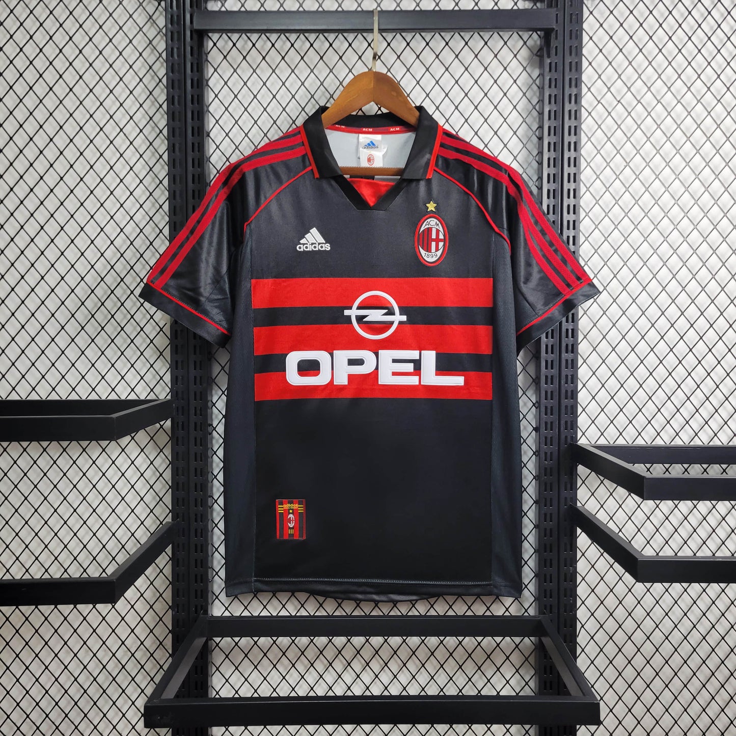 CAMISA RETRÔ DO MILAN 98/99 PRETO E VERMELHO
