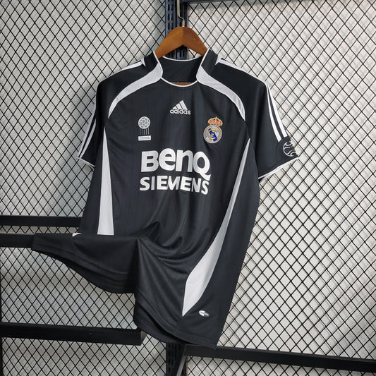 CAMISA RETRÔ DO REAL MADRID 06/07 PRETO