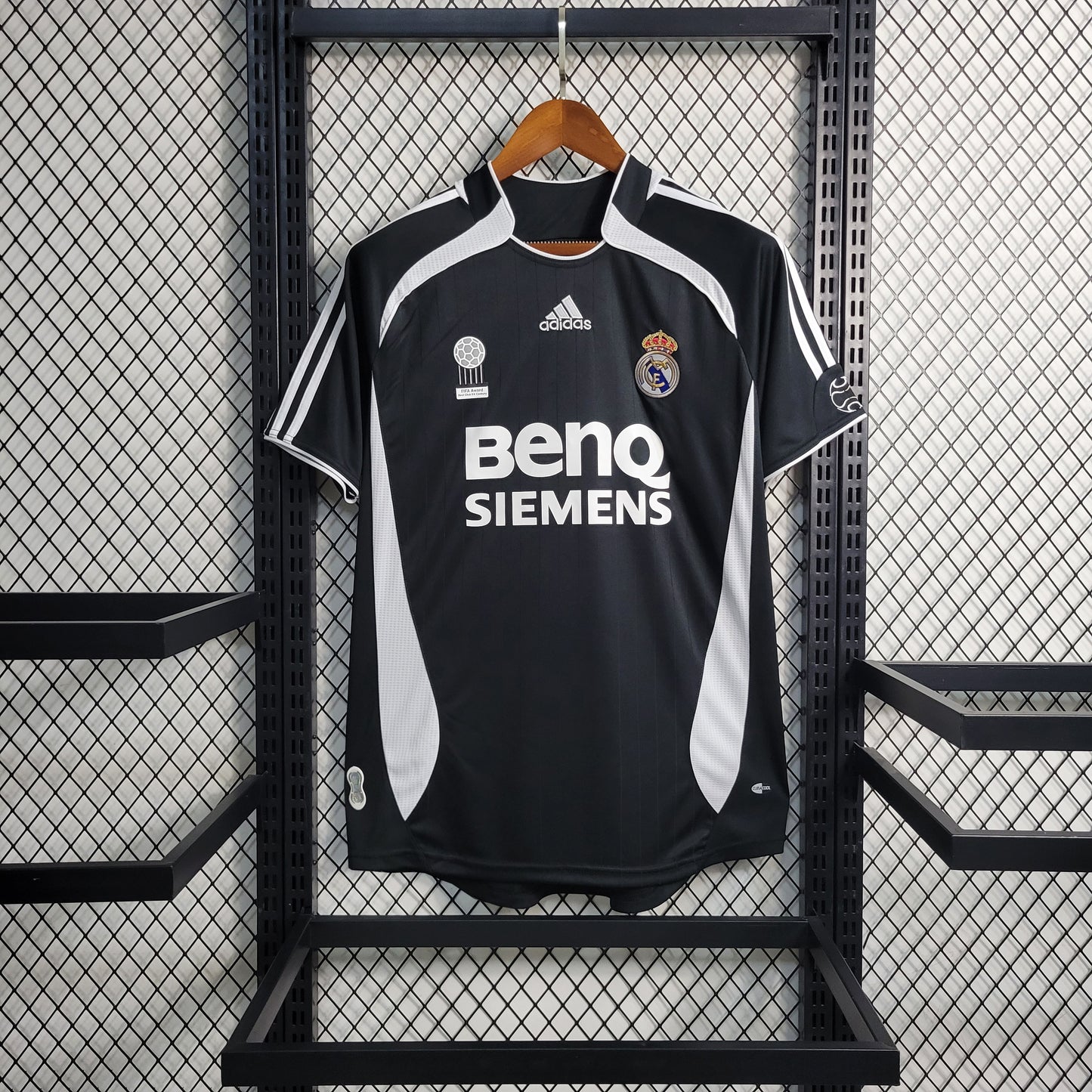 CAMISA RETRÔ DO REAL MADRID 06/07 PRETO