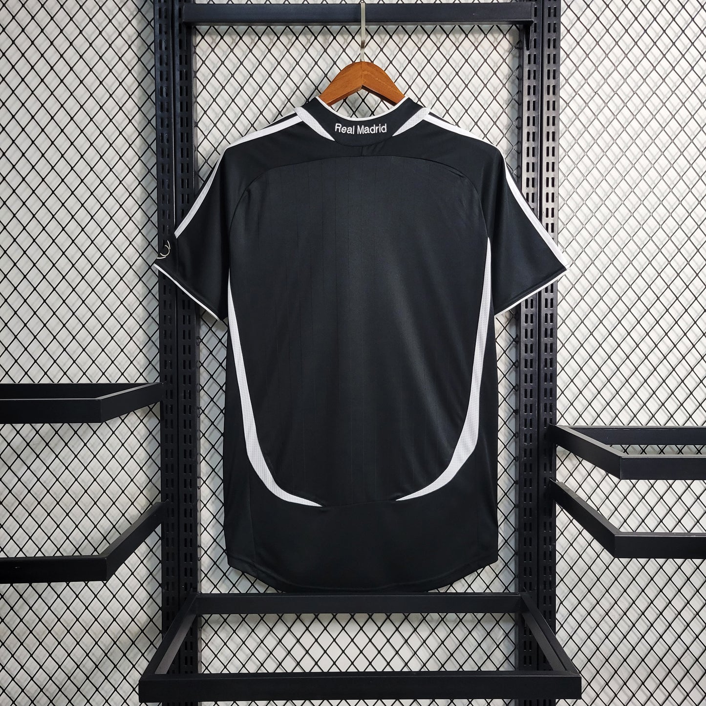 CAMISA RETRÔ DO REAL MADRID 06/07 PRETO