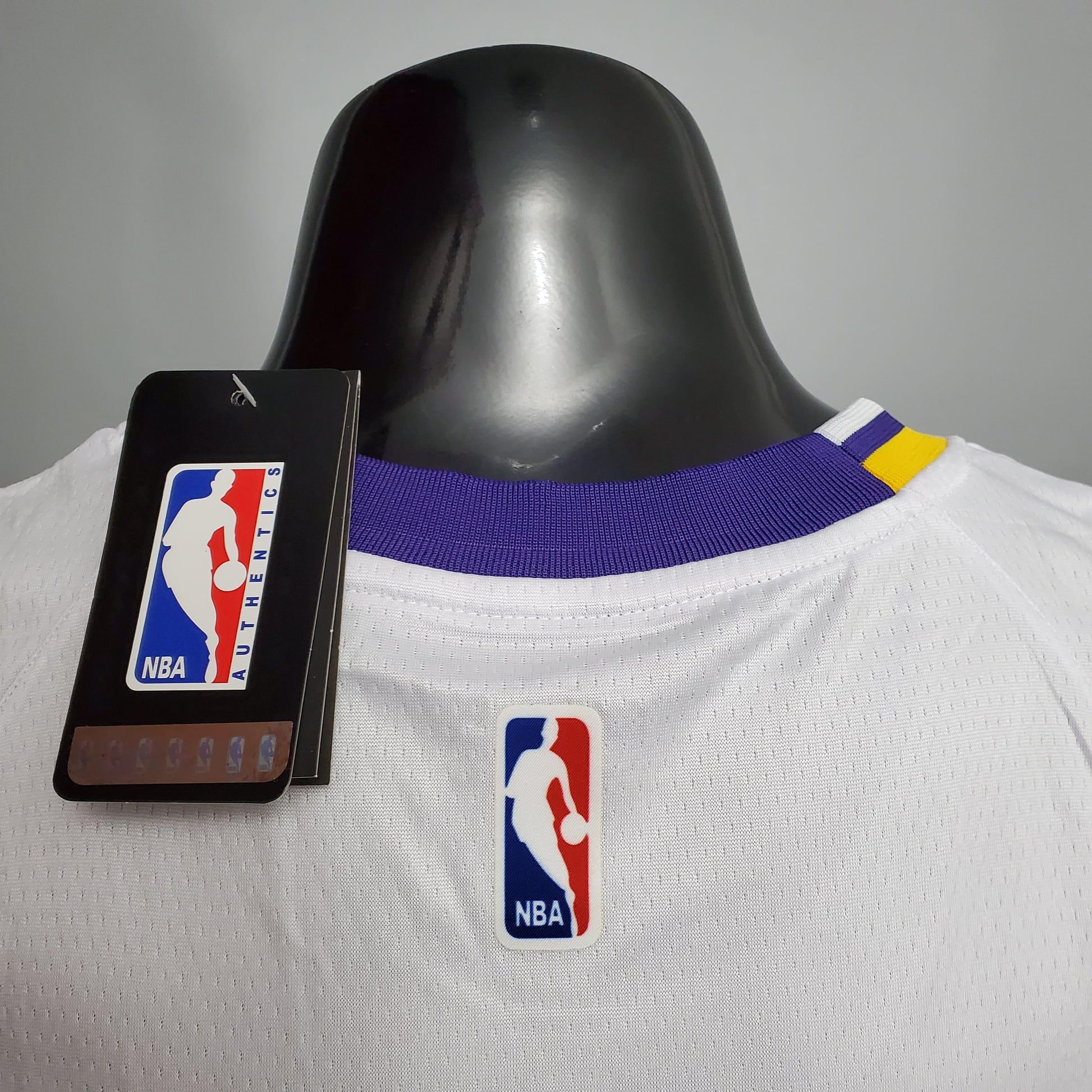 Regata NBA Los Angeles Lakers - LeBron James #23 NCR White - ResPeita Sports 