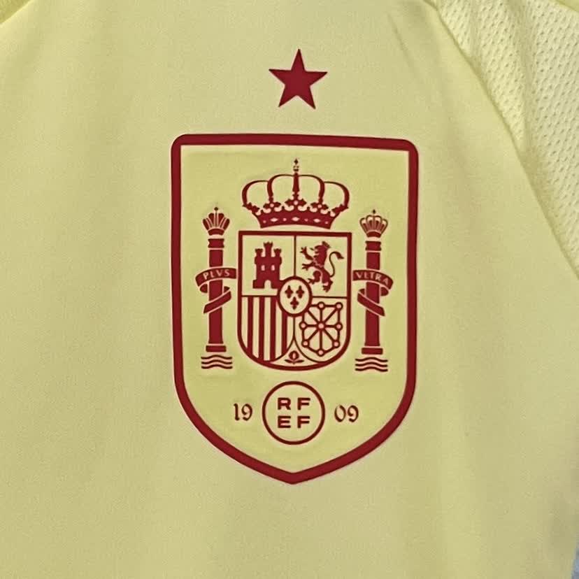 CAMISOLA DA SELEÇÃO DA ESPANHÃ 24/25 AMARELA